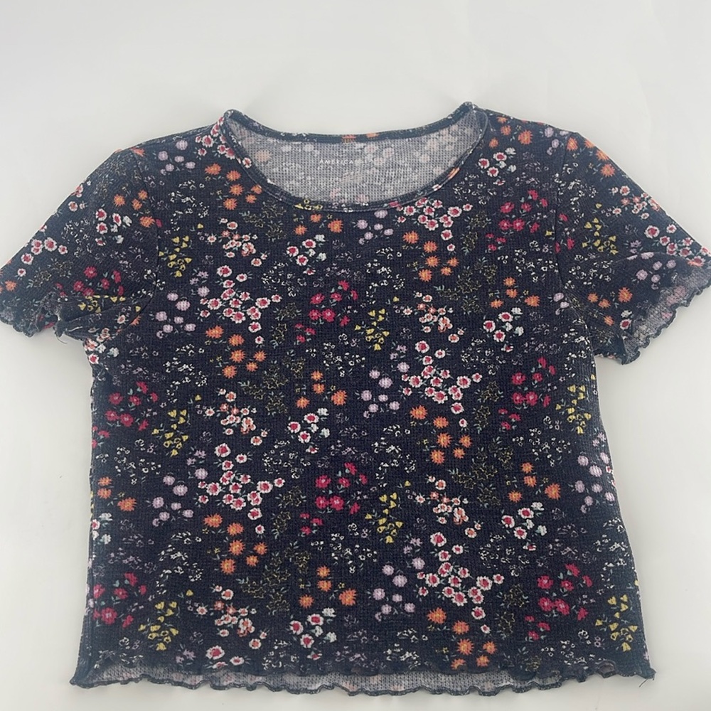American Eagle Floral Scoop Neck Flutter Tee